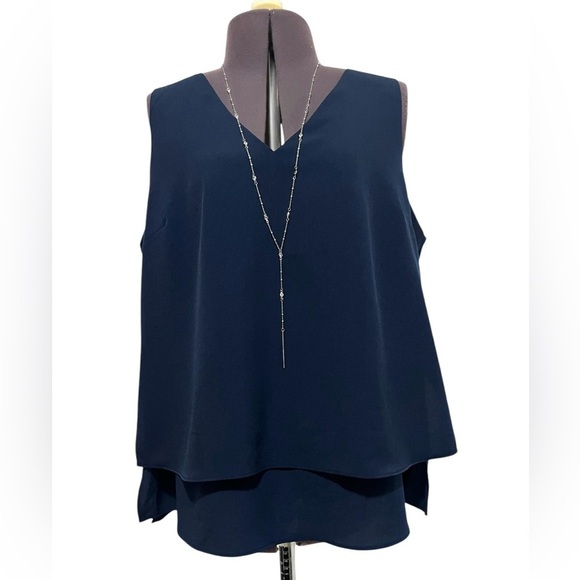 Banana Republic Blue Tiered V-Neck Sleeveless Blouse Size M - Picture 3 of 13